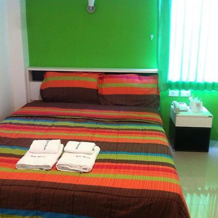Boss House Pansiyon Nakhon Si Thammarat Dış mekan fotoğraf